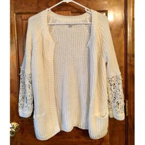 Women’s White Knitted Cardigan
